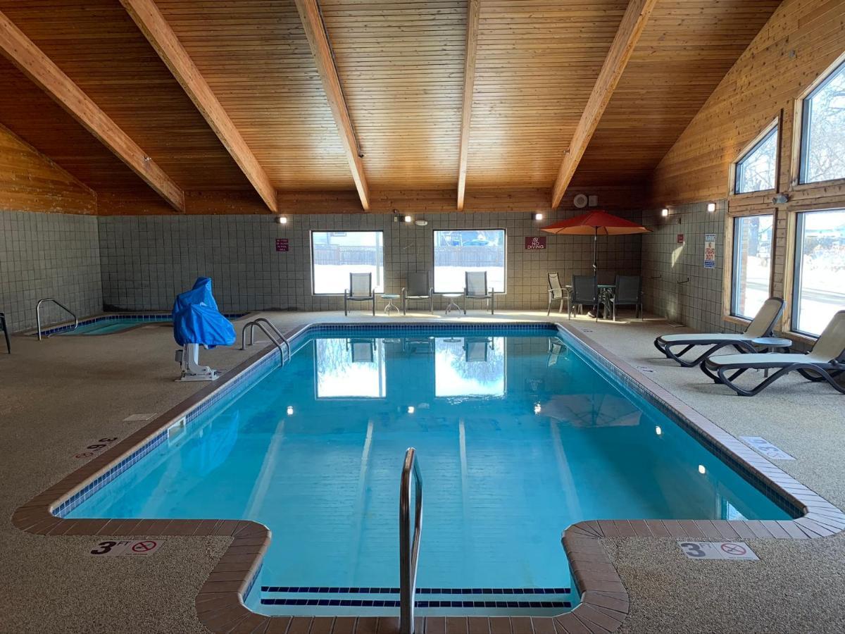 Nichols Inn & Suites Hastings Esterno foto