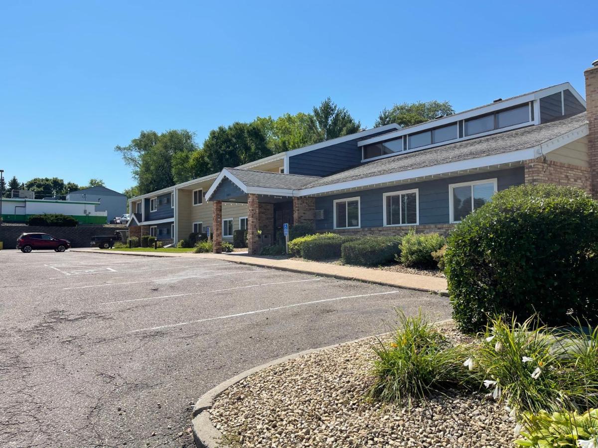 Nichols Inn & Suites Hastings Esterno foto